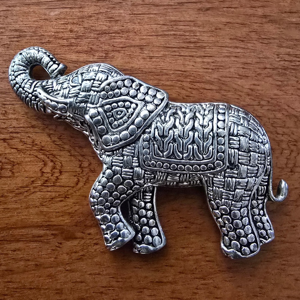 Vintage Silver Tone Textured Elephant Brooch Pin Trunk Up Lucky Animal Jewelry